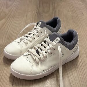 ON Cloud Running White Low-Top Sneakers – Clean & Comfortable